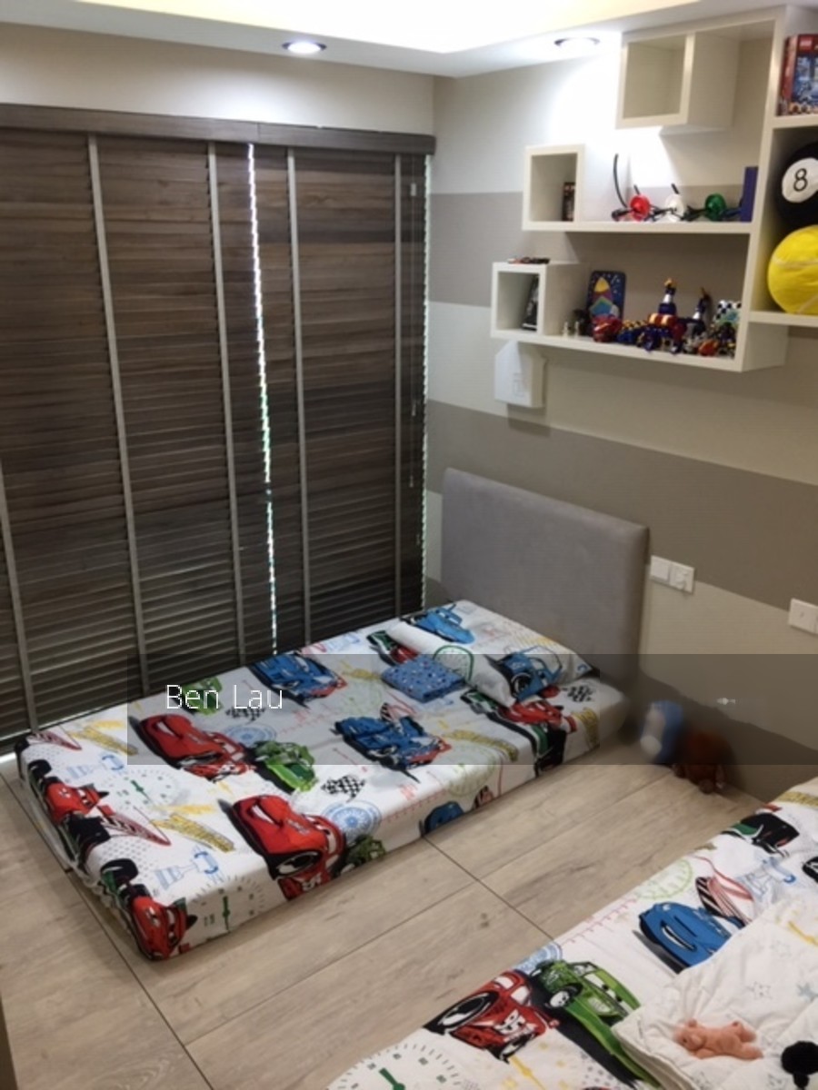 Esparina Residences (D19), Condominium #182955132